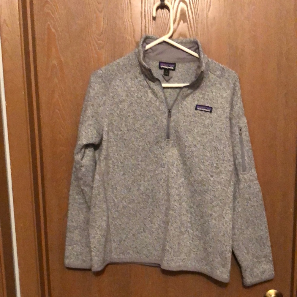 Patagonia ladies L sweater 1/4 zipper gray , great condition